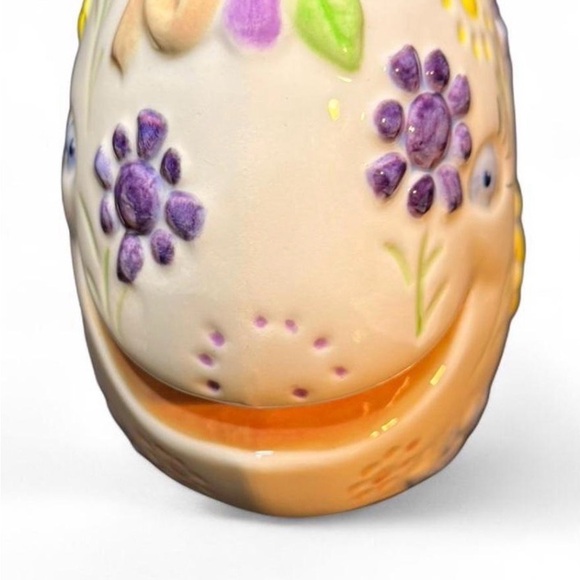 🔥 Vintage 1973 Flower Power Floral Ceramic Whale Figurine - Picture 3 of 6